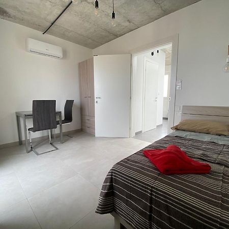 Minimal & Arty Townhouse Apartment Hamrun Exterior photo