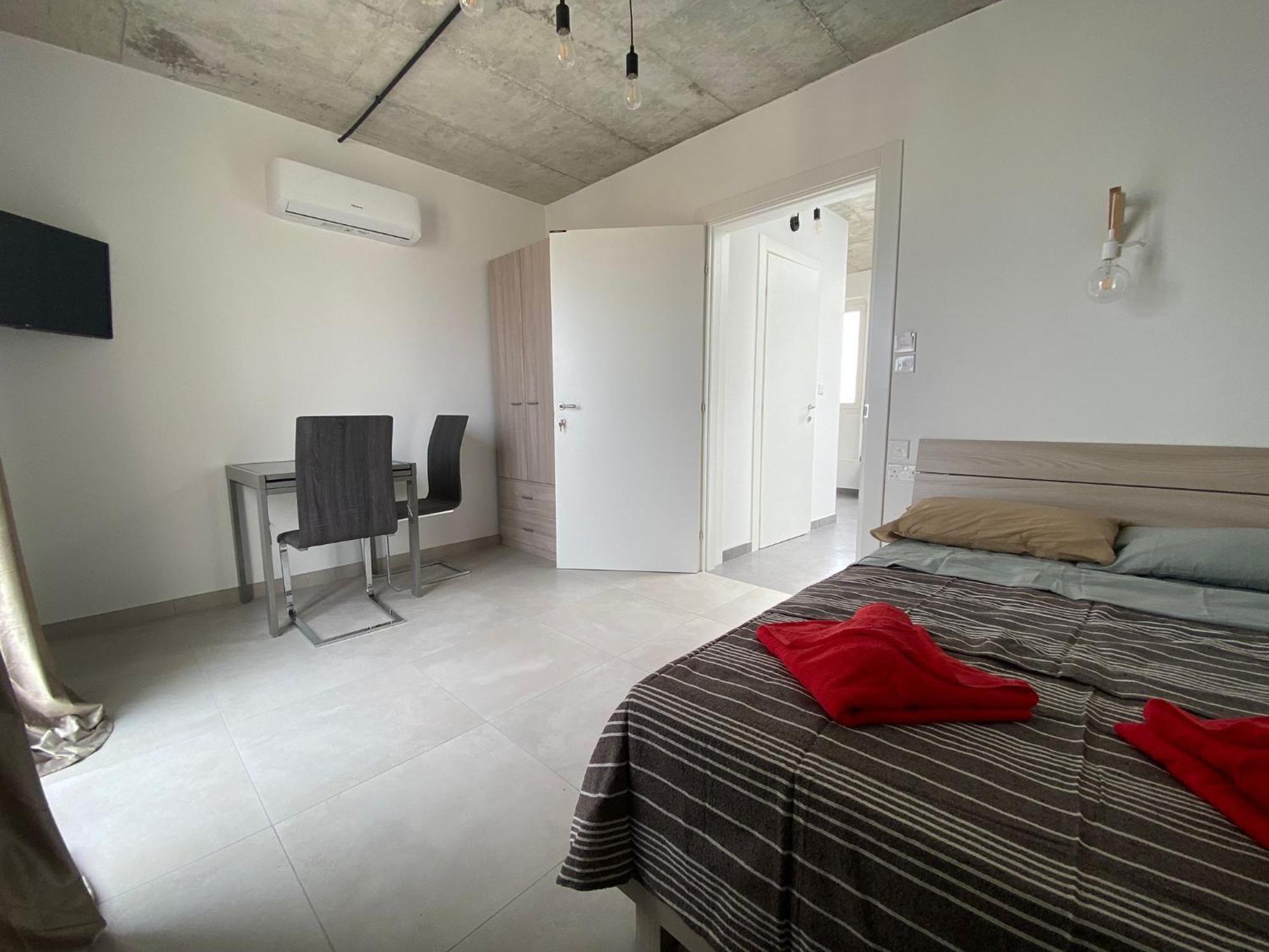Minimal & Arty Townhouse Apartment Hamrun Exterior photo